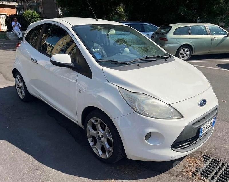 Begagnad Ford Ka 69 HK (50 kW) 2012 Vit Halvkombi