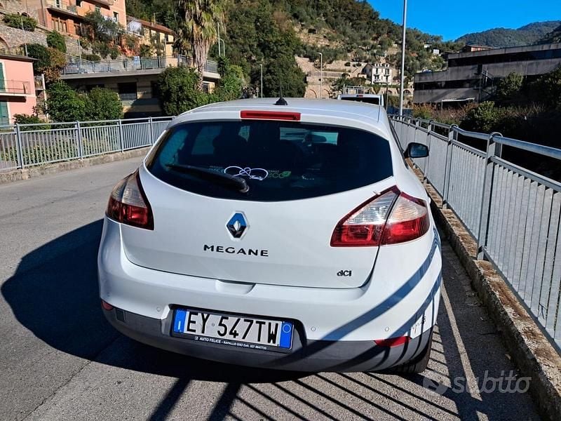 Usata Renault Mégane LIMITED 110 CV (80 kW) 2015 Bianco Berlina