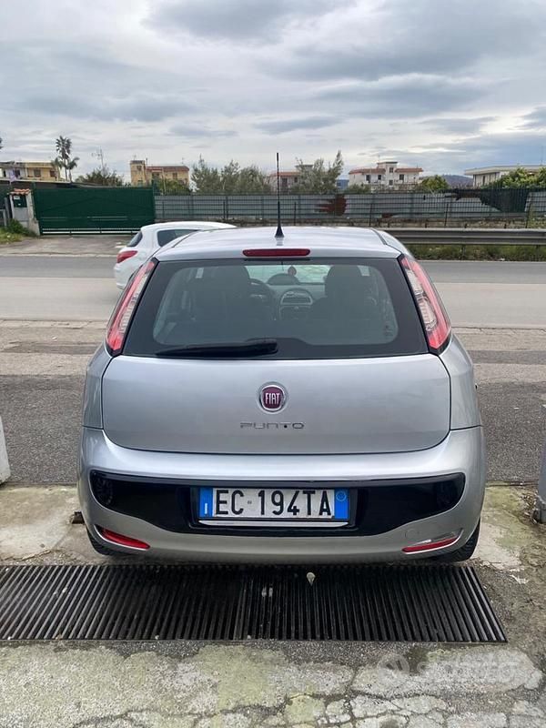 Usata Fiat Punto Evo Dynamic 69 CV (50 kW) 2011 Grigio Utilitaria