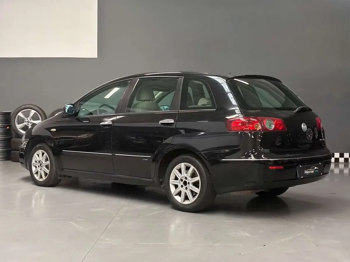 Usata Fiat Croma 150 CV (110 kW) 2006 Nero Station wagon