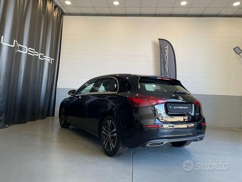 Usata Mercedes A180 116 CV (85 kW) 2024 Nero Berlina