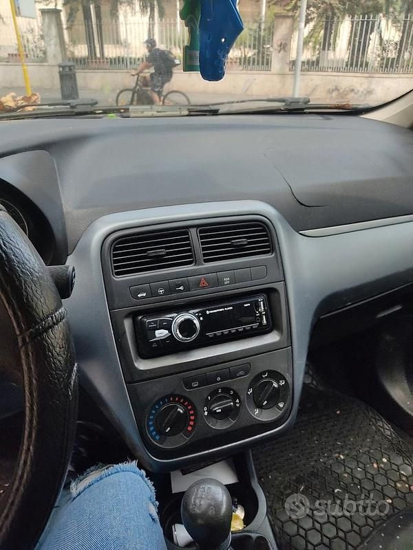 Usata Fiat Grande Punto 65 CV (47 kW) 2007 Grigio Utilitaria