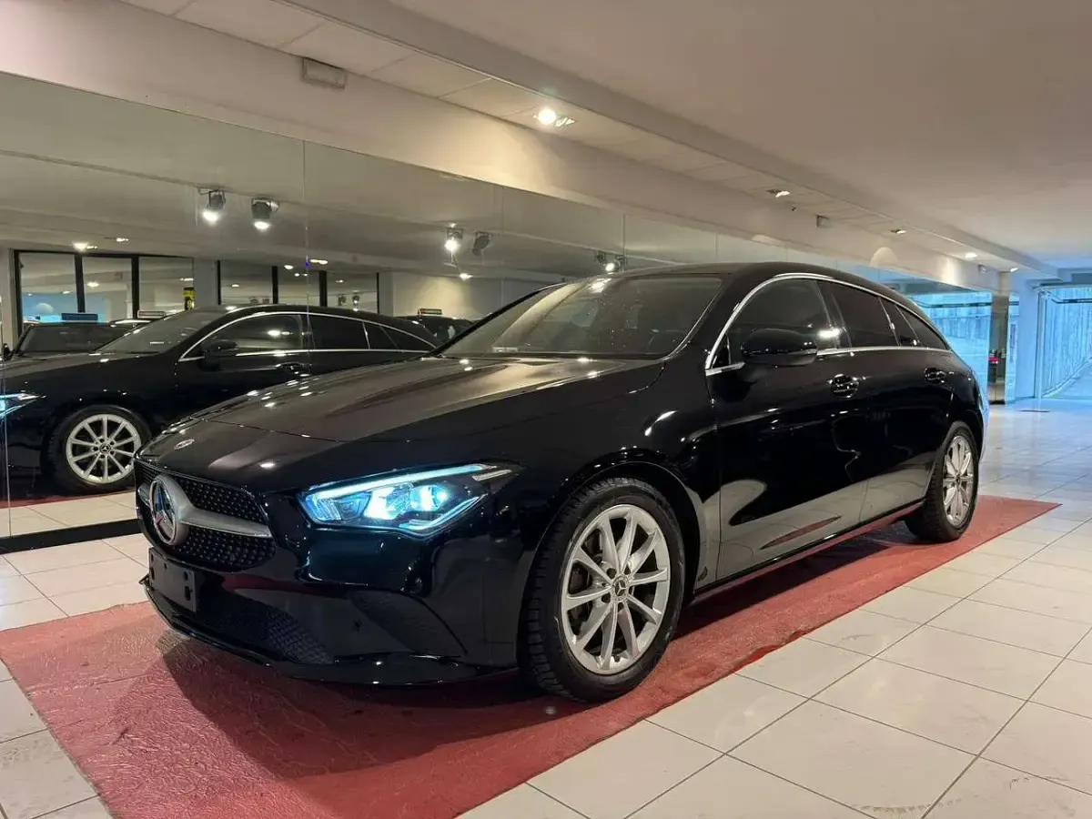 Usata Mercedes CLA200 Shooting Brake 150 CV (110 kW) 2022 Nero Station wagon