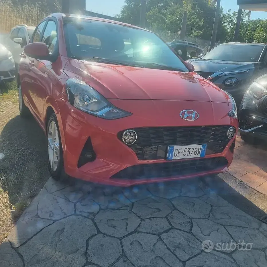 Usata Hyundai i10 65 CV (47 kW) 2021 Arancione Utilitaria
