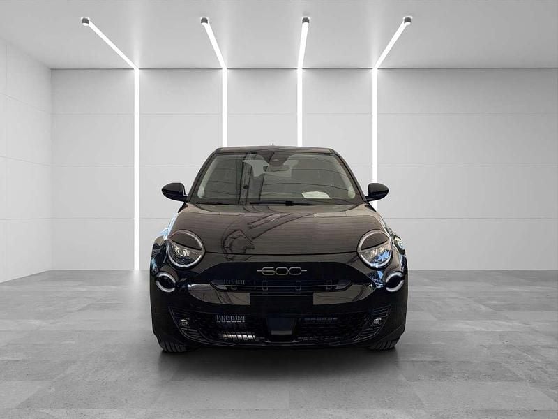 Nero Nuova 2025 Fiat 600 Pop Tre volumi | 22.900 € - Immagine 1/4