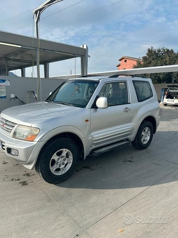 Usata Mitsubishi Pajero 116 CV (85 kW) 2002 Grigio SUV