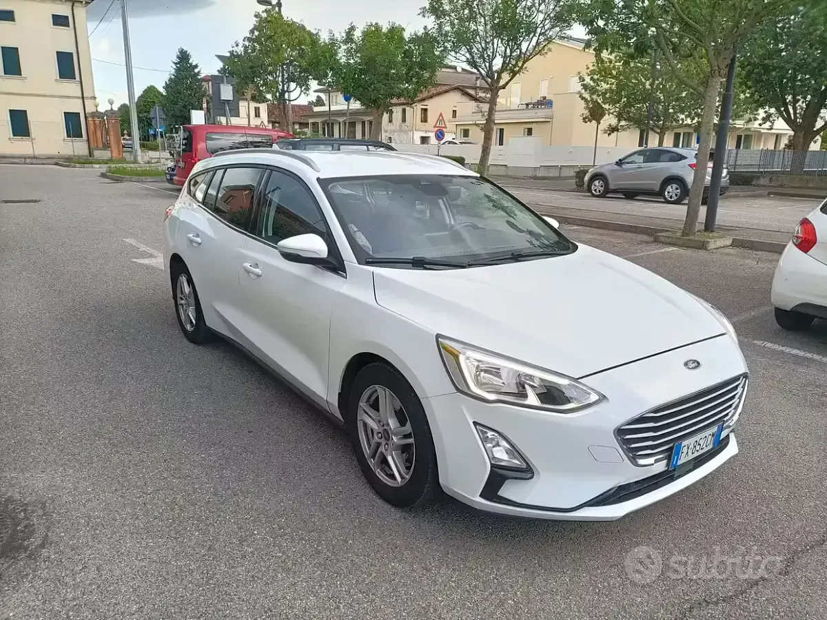 Usata Ford Focus 120 CV (88 kW) 2019 Bianco Station wagon