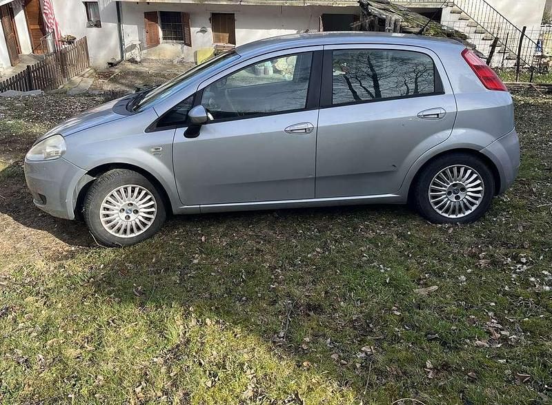 Usata Fiat Punto Dynamic 69 CV (50 kW) 2005 Utilitaria