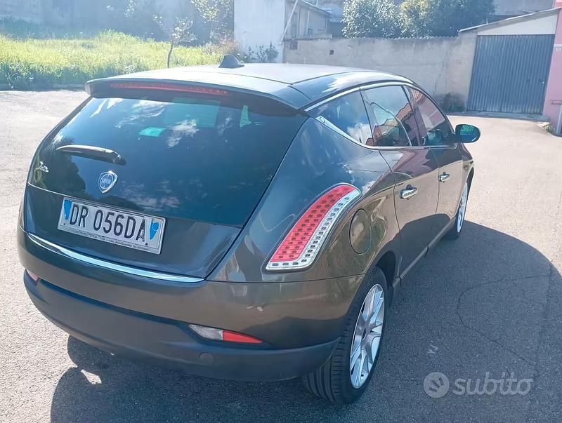 Usata Lancia Delta Platinum 2009 Utilitaria