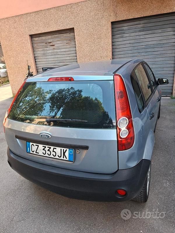 Usata Ford Fiesta 2005 Utilitaria