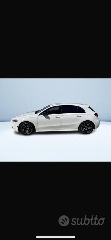 Bianco Usata 2020 Mercedes A200 Due volumi | 24.000 € (Ottimo prezzo) - Immagine 1/2