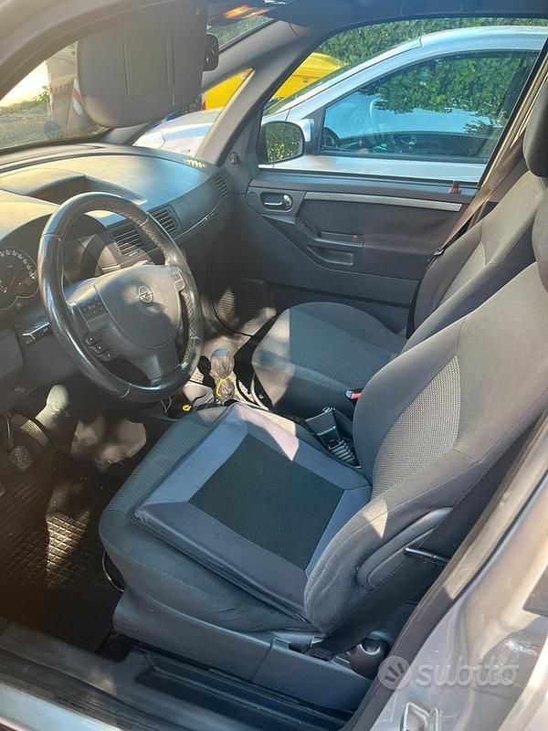 Usata Opel Meriva 90 CV (66 kW) 2009 Grigio Monovolume