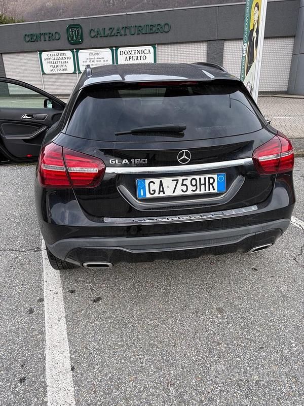 Usata Mercedes GLA180 Edition 122 CV (89 kW) 2019 Nero SUV