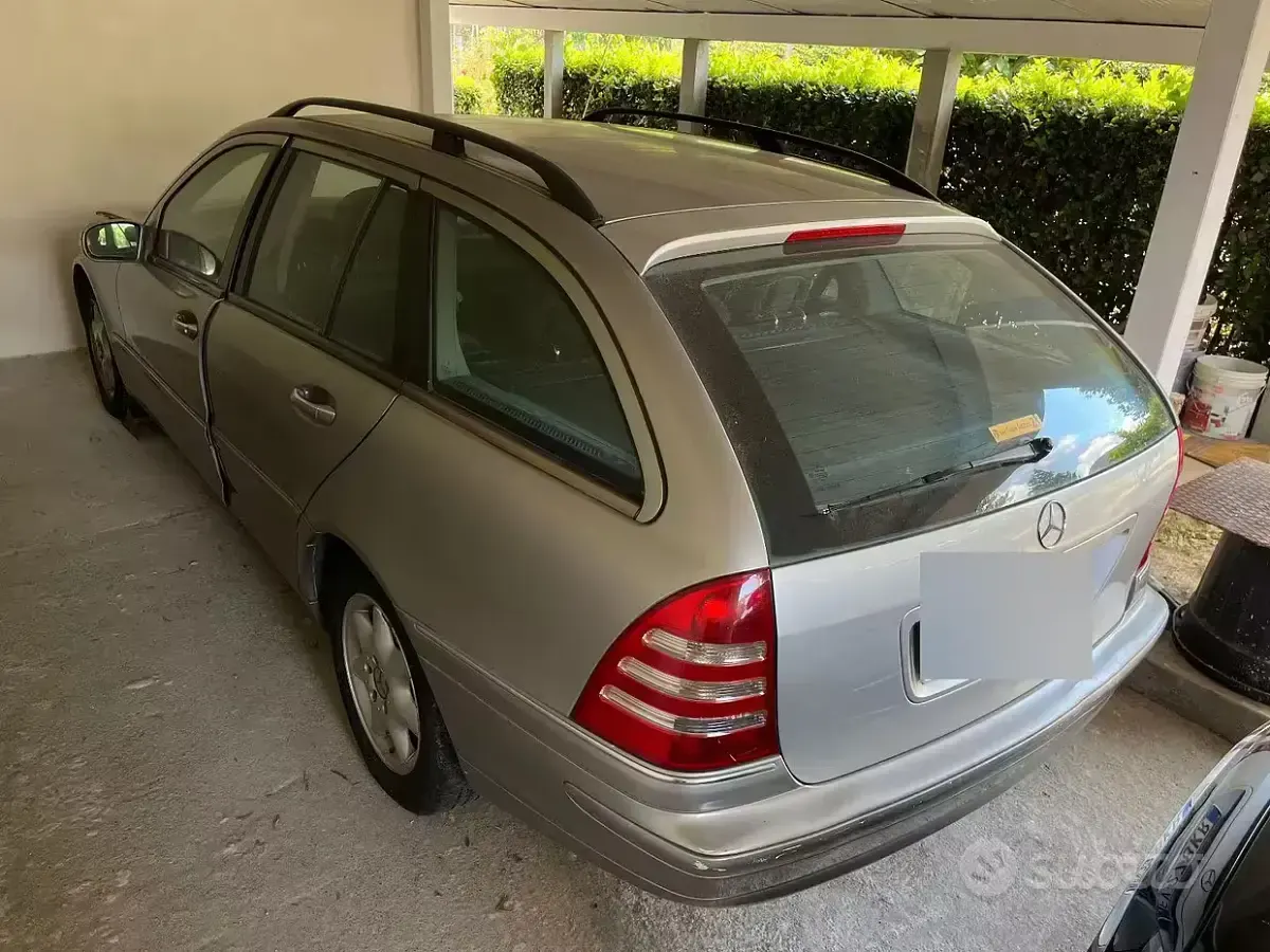 Usata Mercedes C220 143 CV (105 kW) 2003 Grigio Station wagon