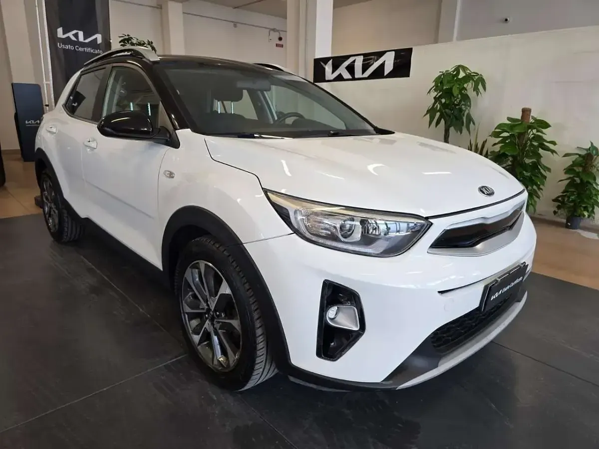 Usata Kia Stonic 120 CV (88 kW) 2017 Bianco SUV
