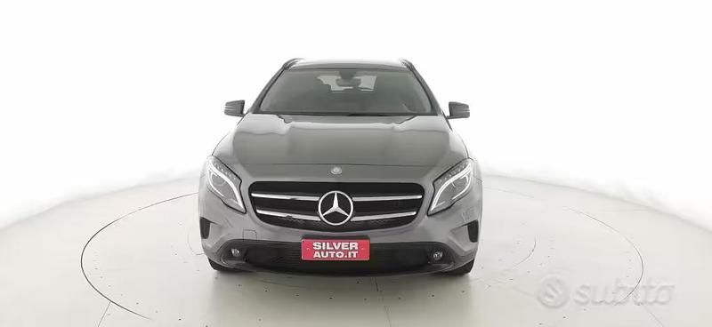 Usata Mercedes GLA200 136 CV (100 kW) 2016 Grigio SUV