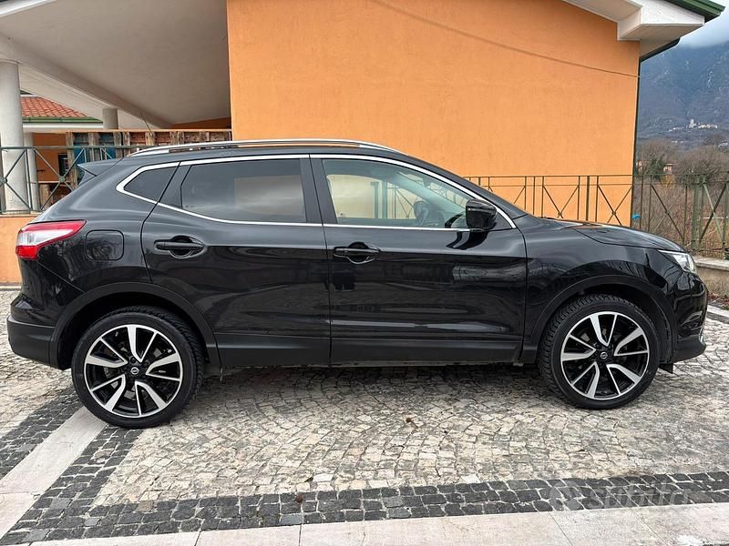 Usata Nissan Qashqai Tekna 131 CV (96 kW) 2017 Nero SUV