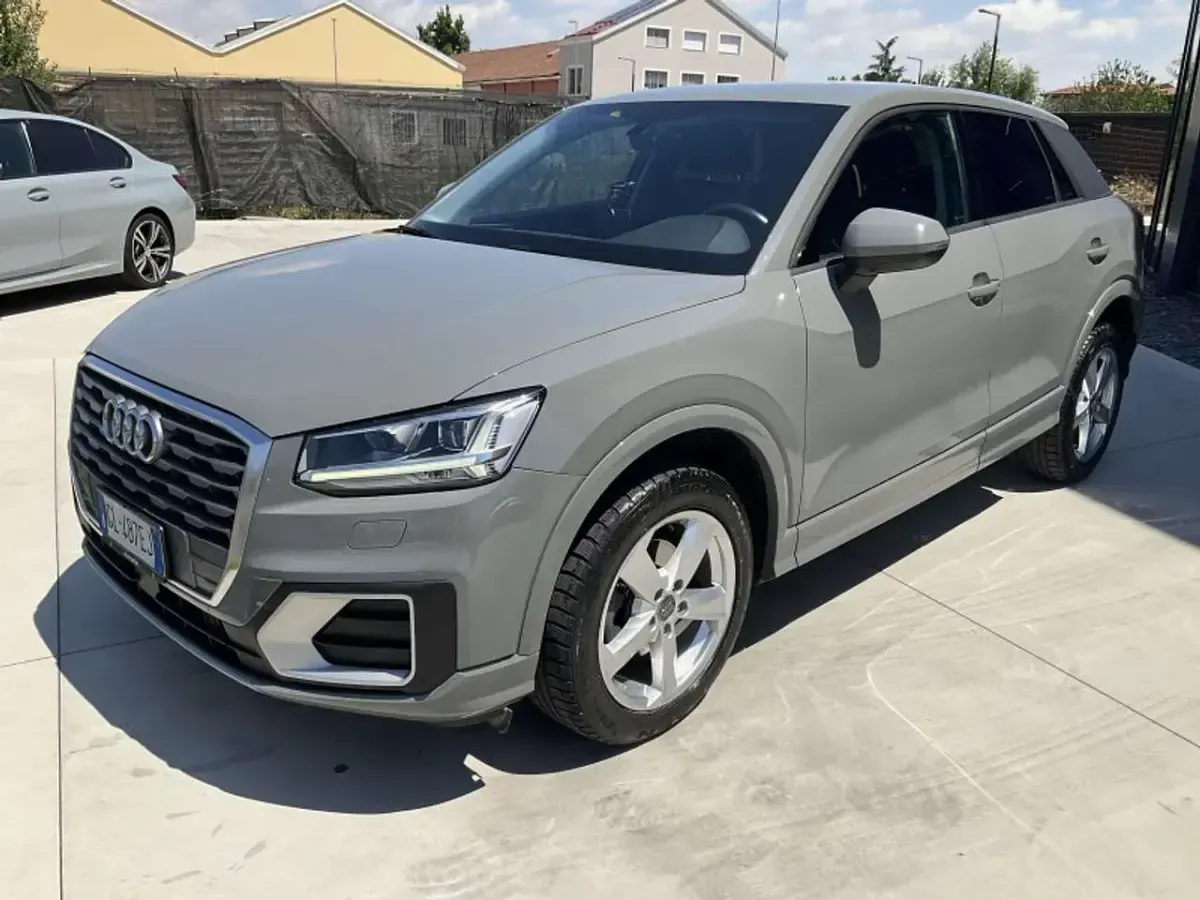 Usata Audi Q2 Business 116 CV (85 kW) 2020 Quantum grey SUV