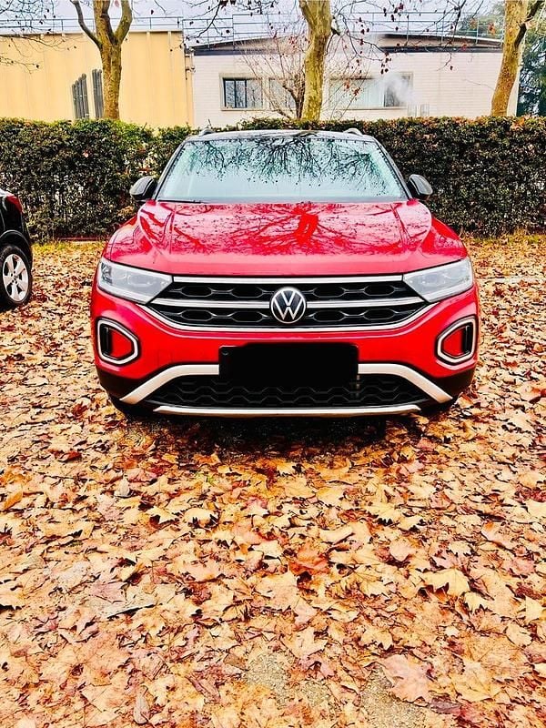 Usata VW T-Roc Style 150 CV (110 kW) 2022 Rosso SUV