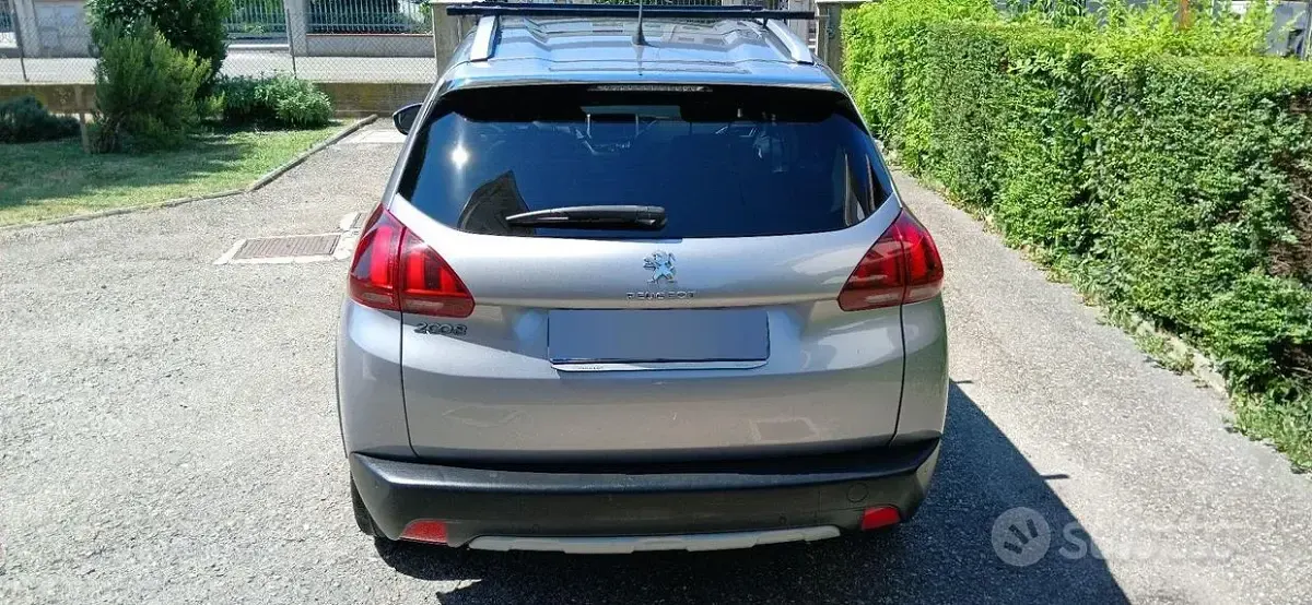 Usata Peugeot 2008 Allure 99 CV (72 kW) 2018 Grigio SUV