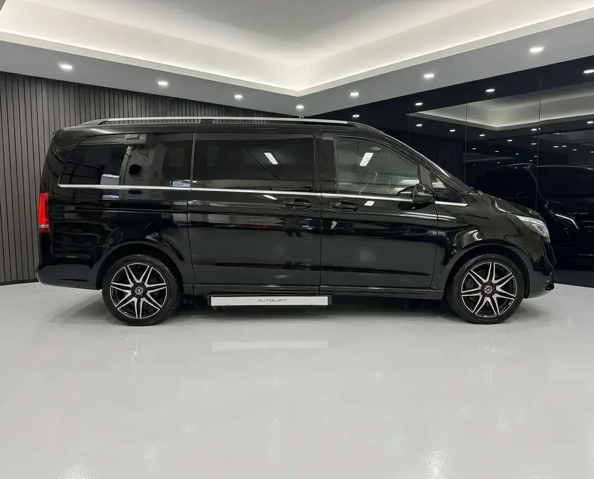 Usata Mercedes V250 Premium 190 CV (139 kW) 2021 Nero ossidiana Monovolume