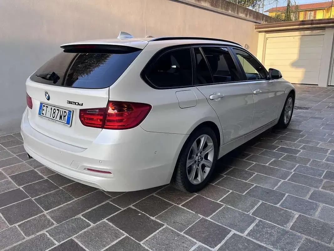 Usata BMW 320 Advantage 184 CV (135 kW) 2014 Station wagon