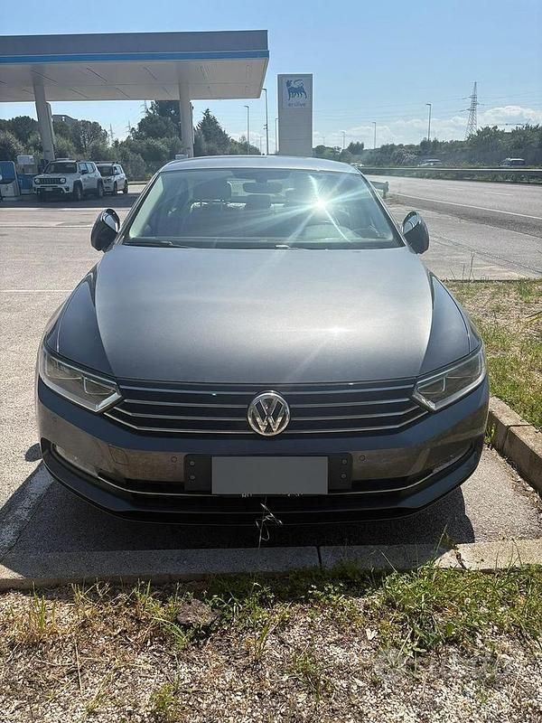 Usata VW Passat 120 CV (88 kW) 2016 Grigio Berlina