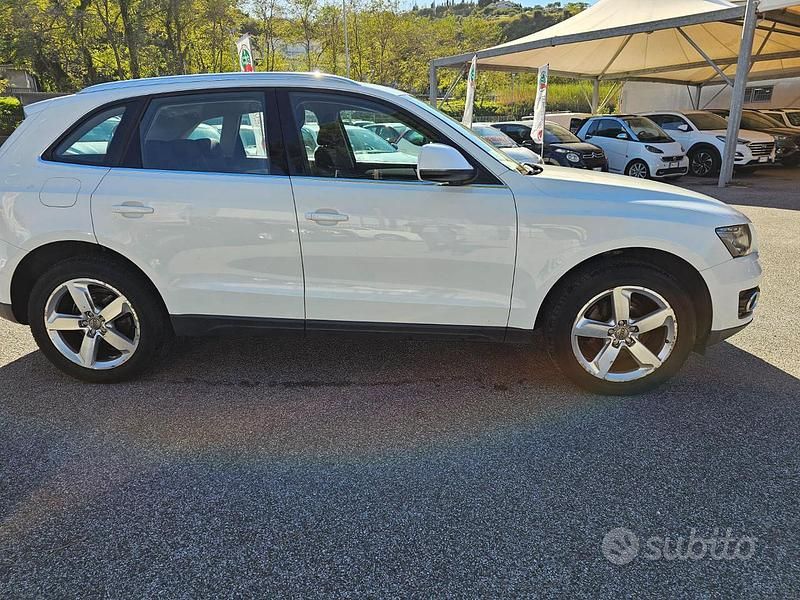 Usata Audi Q5 Advanced Plus 170 CV (125 kW) 2011 Bianco pastello SUV