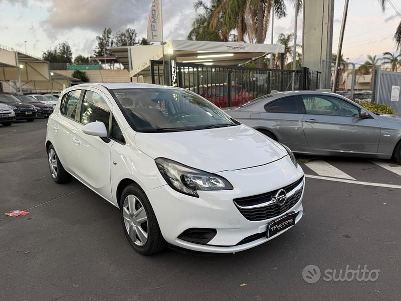 Usata Opel Corsa 69 CV (50 kW) 2017 Bianco Berlina