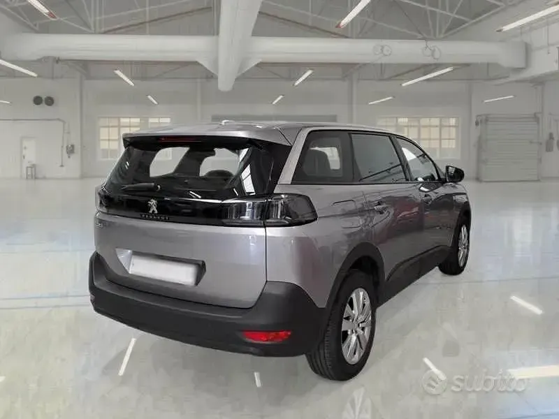 Usata Peugeot 5008 Business-Line 130 CV (95 kW) 2021 Grigio SUV