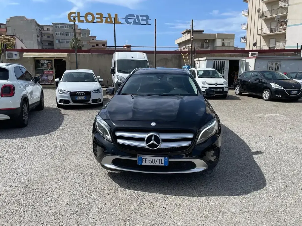 Usata Mercedes GLA200 Premium 136 CV (100 kW) 2016 Nero SUV