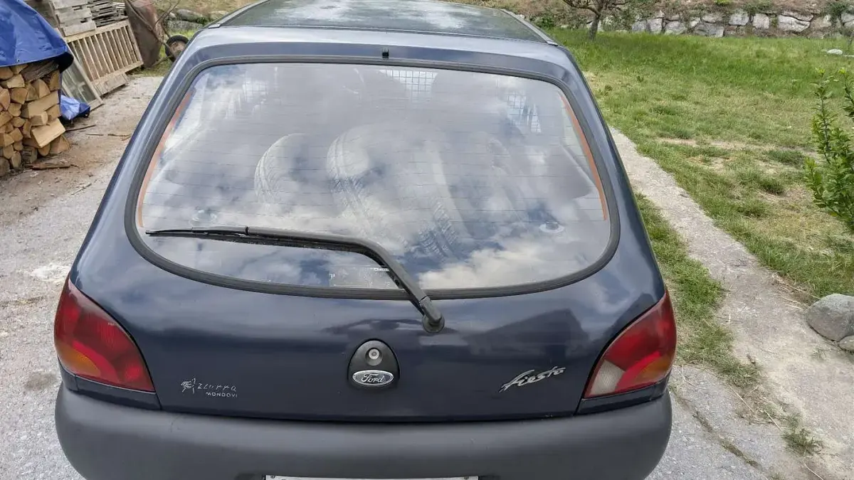 Usata Ford Fiesta Studio 60 CV (44 kW) 1997 Utilitaria