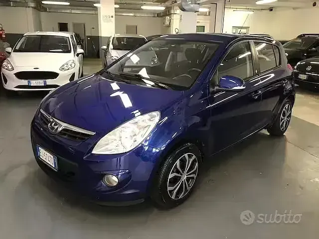 Usata Hyundai i20 Classic 78 CV (57 kW) 2011 Blu Utilitaria