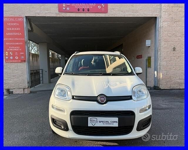 Usata Fiat Panda Lounge 69 CV (50 kW) 2013 Bianco Utilitaria