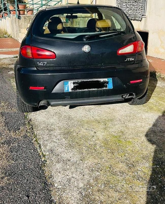 Usata Alfa Romeo 147 120 CV (88 kW) 2006 Nero Utilitaria