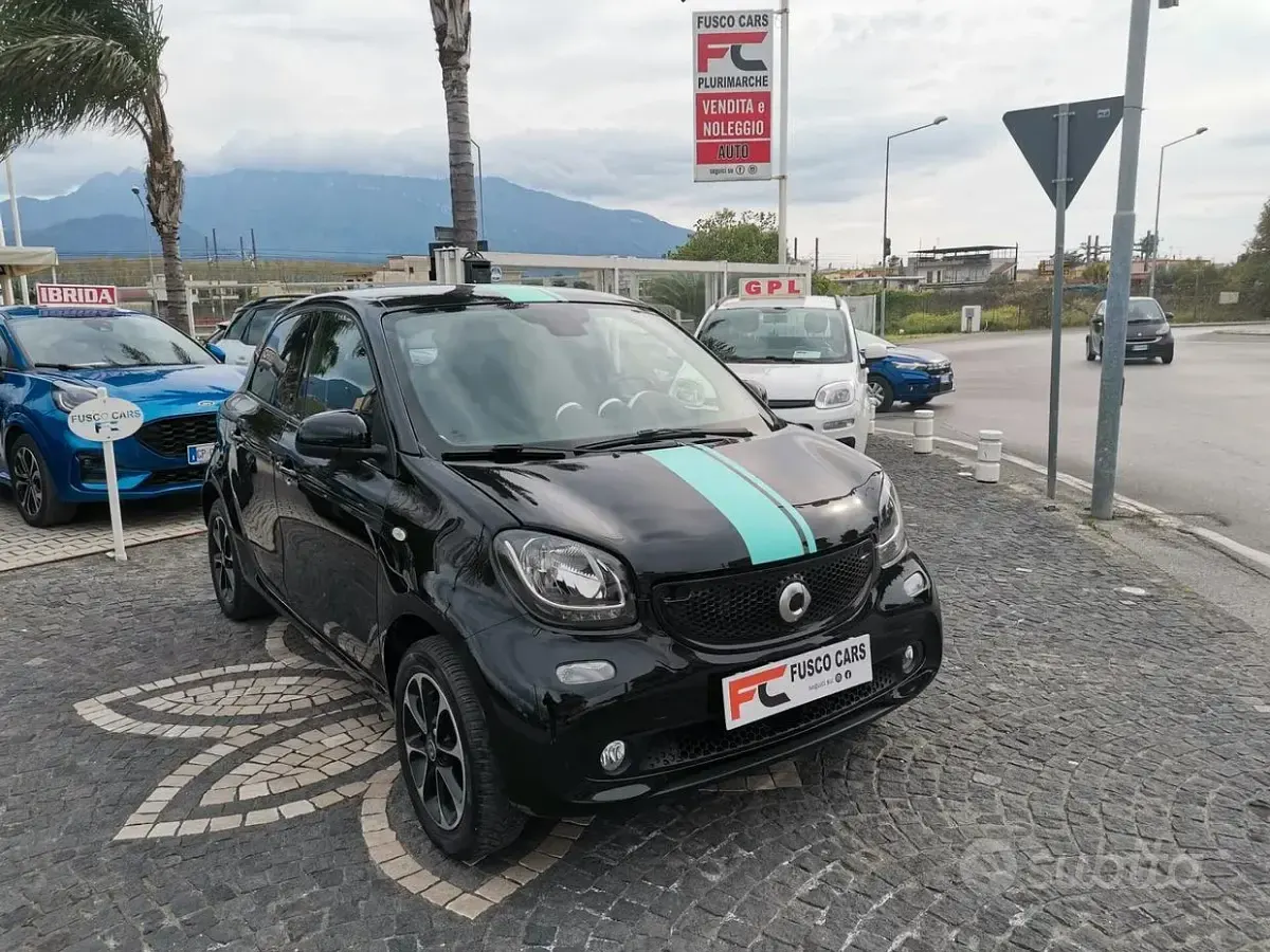 Usata Smart ForFour Prime 71 CV (52 kW) 2018 Nero Utilitaria