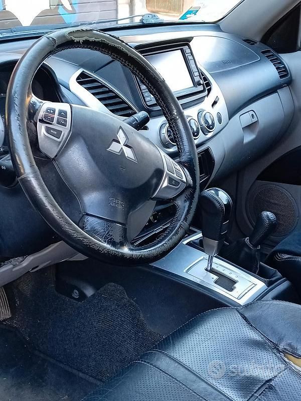 Usata Mitsubishi L200 178 CV (130 kW) 2012 Bianco Pick-up