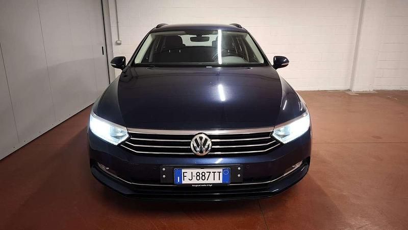 Usata VW Passat Business 120 CV (88 kW) 2017 Blu/azzurro Station wagon