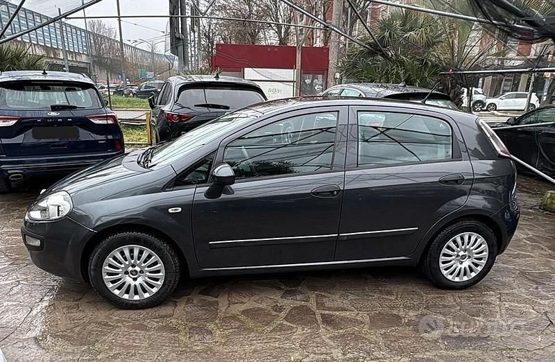 Usata Fiat Punto Evo 77 CV (56 kW) 2012 Grigio Utilitaria