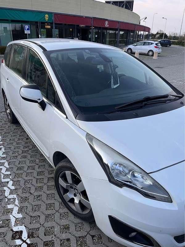Usata Peugeot 5008 Premium 109 CV (80 kW) 2016 Monovolume