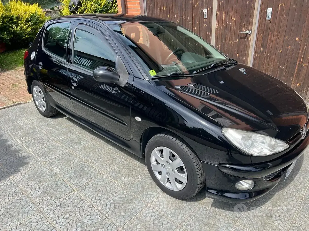 Usata Peugeot 206 75 CV (55 kW) 2008 Nero Berlina