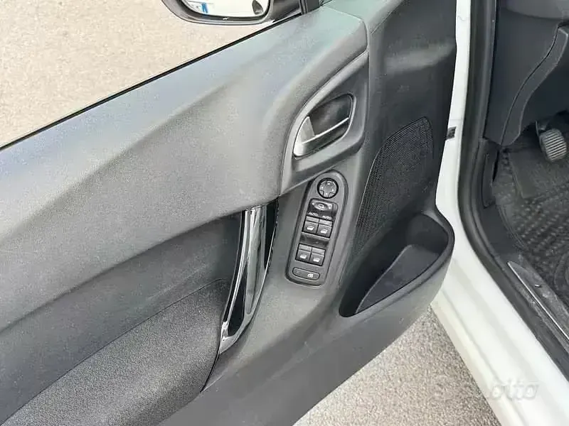 Usata Citroën C3 Exclusive 75 CV (55 kW) 2015 Bianco Berlina