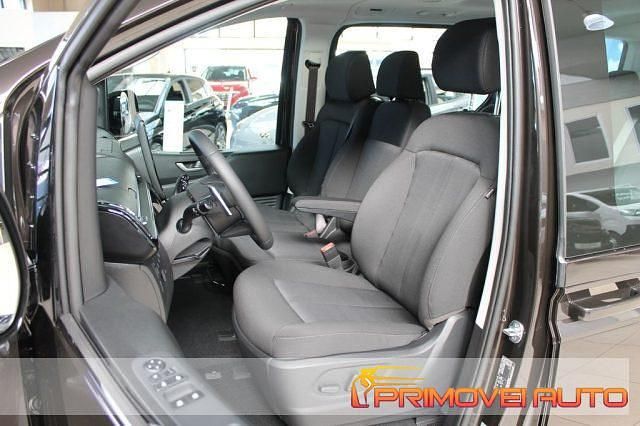 Usata Hyundai Staria Trend 177 CV (130 kW) 2024 Marrone Monovolume
