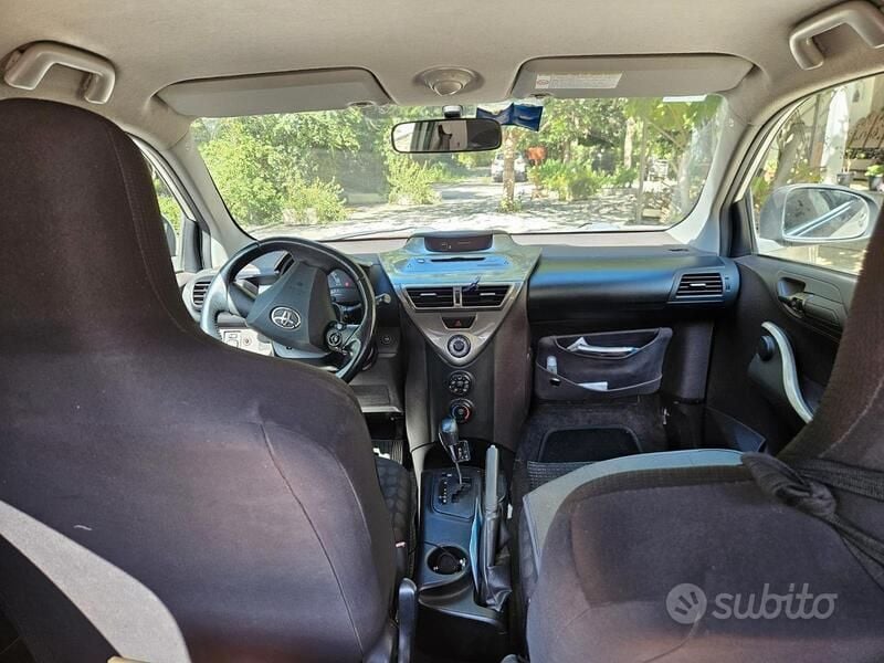 Begagnad Toyota iQ 98 HK (72 kW) 2009 Halvkombi