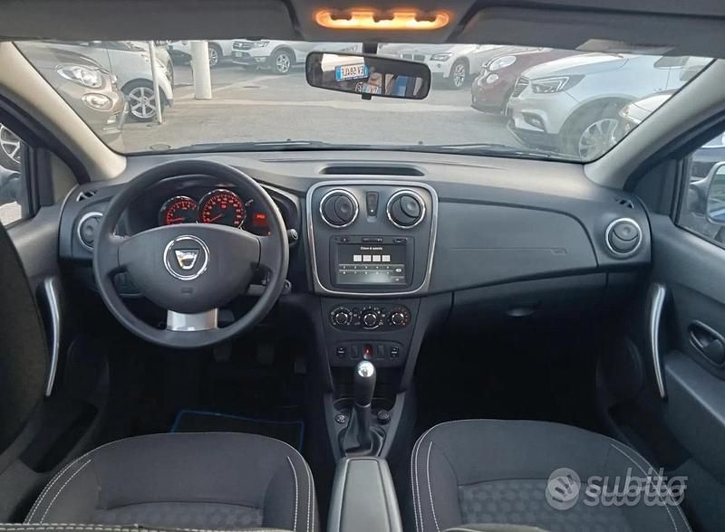 Usata Dacia Sandero 75 CV (55 kW) 2015 Nero Berlina