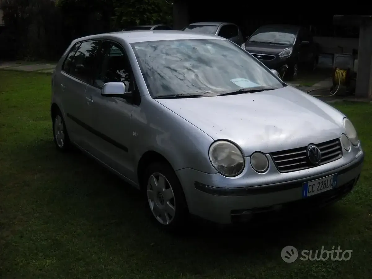 Usata VW Polo Comfortline 75 CV (55 kW) 2002 Grigio Berlina