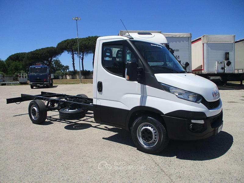 Usata Iveco Daily 145 CV (106 kW) 2016 Bianco