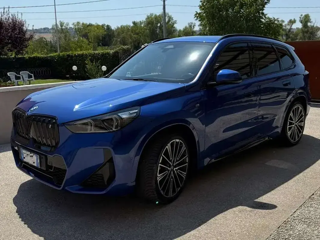 Usata BMW iX1 M Sport 230 kW (313 CV) 2023 Blu/azzurro SUV