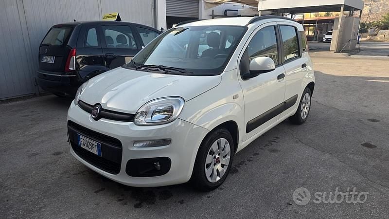 Usata Fiat Panda Lounge 95 CV (69 kW) 2015 Bianco Utilitaria