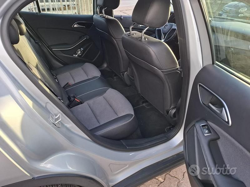 Grigio Usata 2015 Mercedes GLA220 SUV | 13.999 € (Buon prezzo) - Immagine 1/4